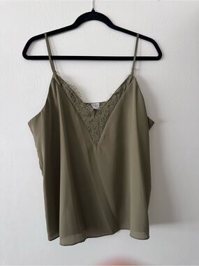 Melrose and Market Olive Lace-Trim Camisole - Barely worn - Size Large